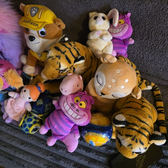Colorful Plush Toy Collection - Picture 3 of 9